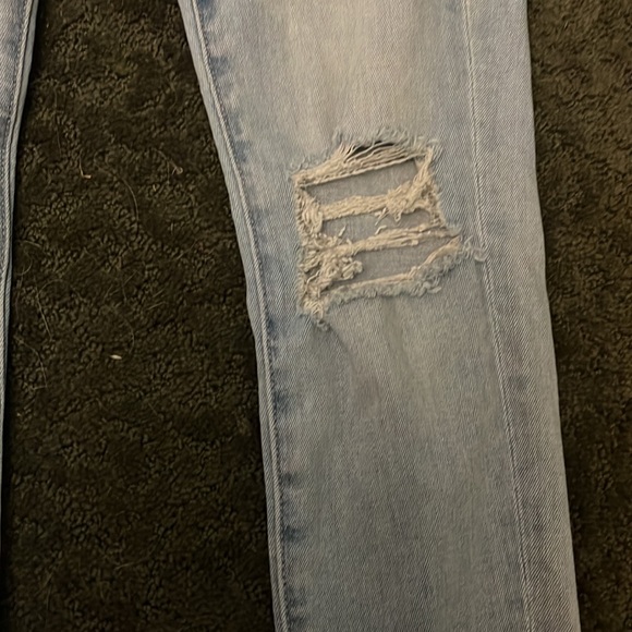 Light blue American eagle ripped jeans - Picture 3 of 6